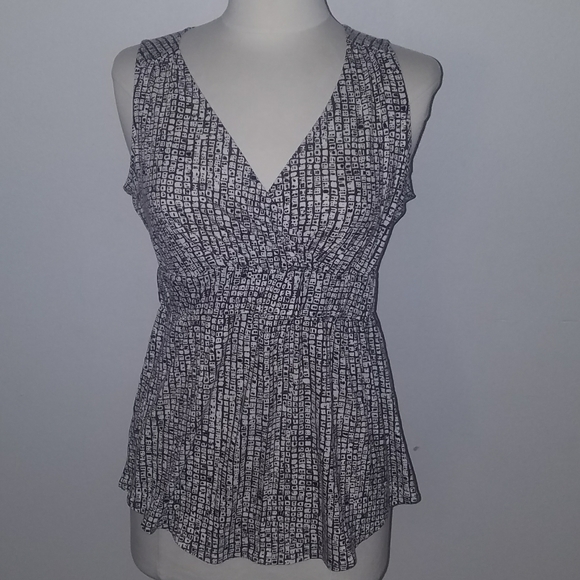 NWOT Banana Republic Sleeveless Blouse - Picture 2 of 6